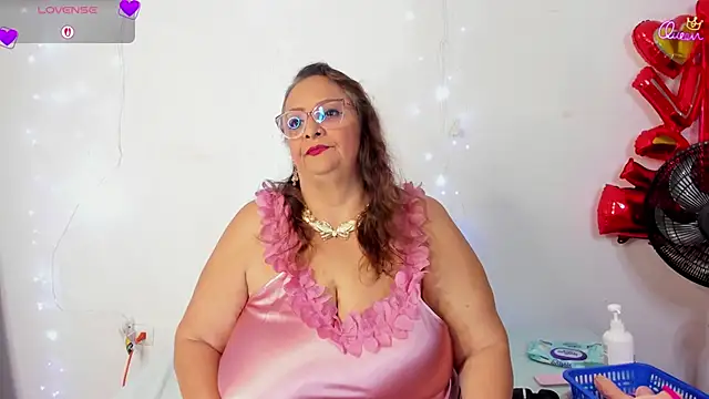 Snapshot of BBW_salome chatting on 04/30/26, 08:04 BBW salome online show from 04/30/26, 08:04