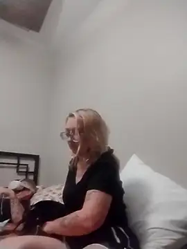 Snapshot of xWhoreAbleX_Pika chatting on 10/21/25, 08:04 xWhoreAbleX Pika online show from 10/21/25, 08:04