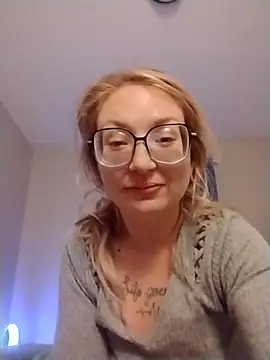 Snapshot of xWhoreAbleX_Pika chatting on 12/18/25, 01:33 xWhoreAbleX Pika online show from 12/18/25, 01:33