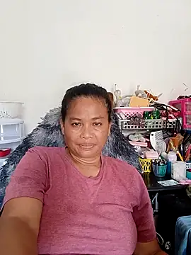 Snapshot of Fon_Bigboobs chatting on 10/15/25, 08:03 Fon Bigboobs online show from 10/15/25, 08:03