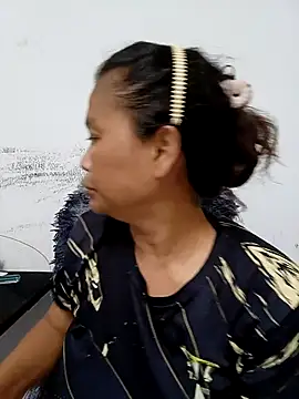 Snapshot of Fon_Bigboobs chatting on 11/27/25, 03:47 Fon Bigboobs online show from 11/27/25, 03:47