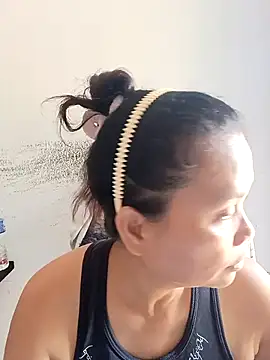 Snapshot of Fon_Bigboobs chatting on 12/04/25, 05:17 Fon Bigboobs online show from 12/04/25, 05:17