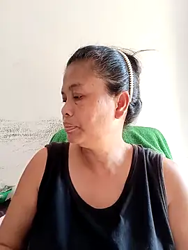 Snapshot of Fon_Bigboobs chatting on 12/22/25, 08:44 Fon Bigboobs online show from 12/22/25, 08:44