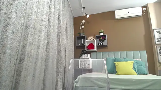 RebecaBlackx online show from 10/21/25, 06:25