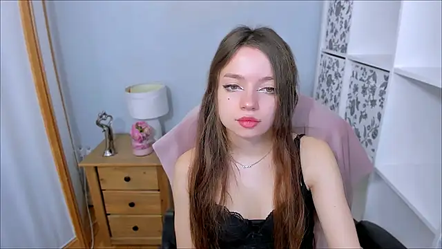 Snapshot of GraceLips chatting on 11/03/25, 06:58 GraceLips online show from 11/03/25, 06:58