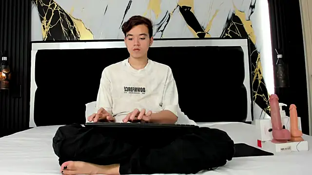 bunny maxi online show from 11/19/25, 12:27