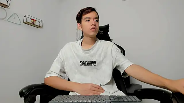 bunny maxi online show from 12/03/25, 12:25