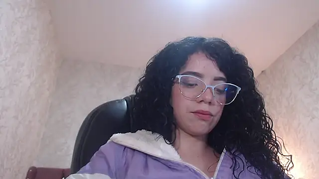 EmmaCowperr online show from 01/09/25, 07:31