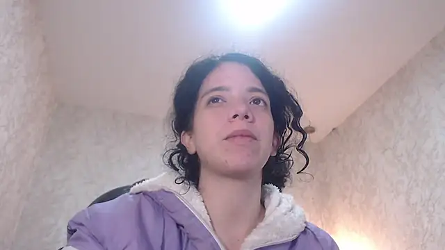 EmmaCowperr online show from 01/10/25, 03:39