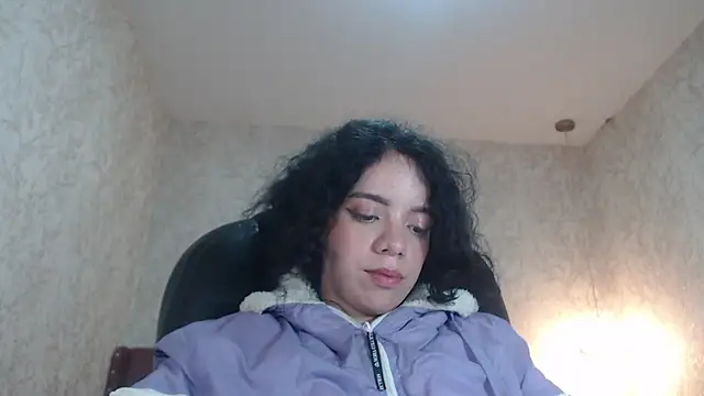 EmmaCowperr online show from 01/11/25, 07:06