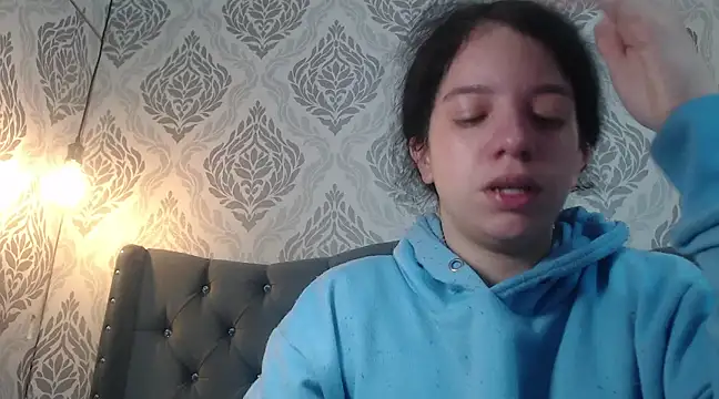 EmmaCowperr online show from 02/28/25, 01:03