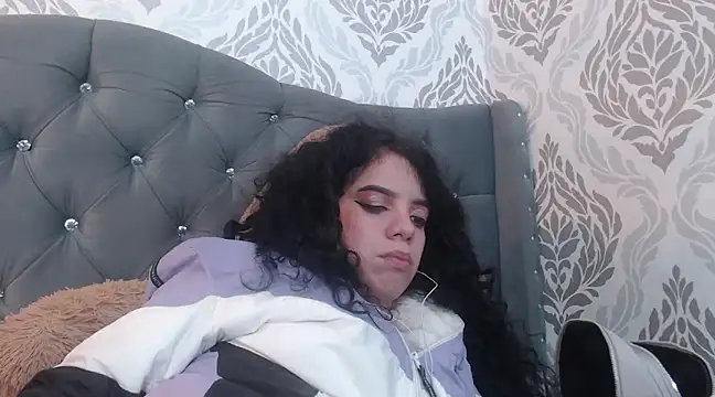 EmmaCowperr online show from 03/07/25, 08:44