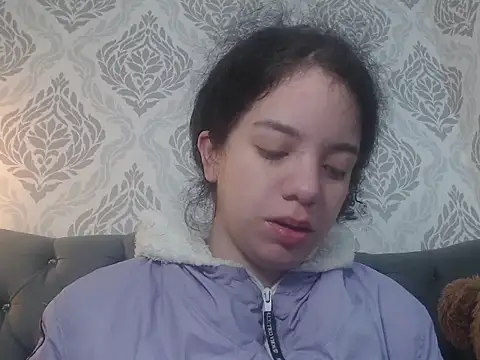 EmmaCowperr online show from 03/17/25, 03:50