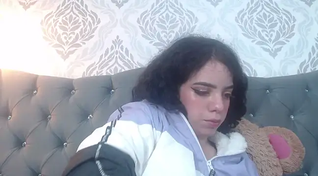 EmmaCowperr online show from 03/19/25, 03:19