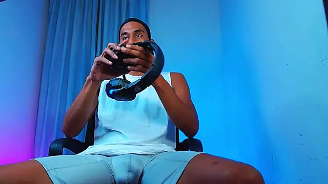 Snapshot of DanteSantoro chatting on 01/13/26, 12:05 DanteSantoro online show from 01/13/26, 12:05