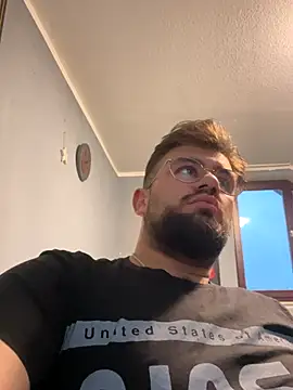 yxssxn24403 online show from 10/12/25, 04:39