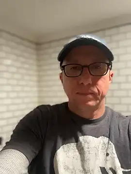 mouser21212 online show from 02/21/25, 02:38