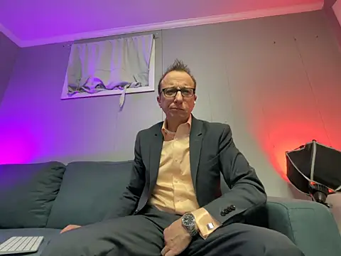 mouser21212 online show from 03/05/25, 07:16