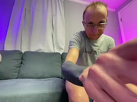 mouser21212 online show from 03/21/25, 12:29