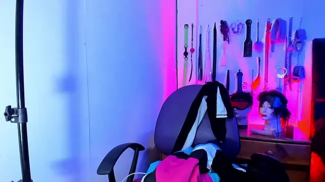 LucyStrike  online show from 01/09/26, 10:55