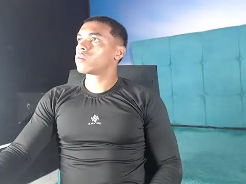 Snapshot of SexyBigCock01 chatting on 11/07/25, 01:22 SexyBigCock01 online show from 11/07/25, 01:22