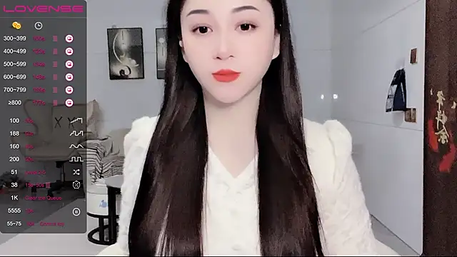 Snapshot of kolll88 chatting on 12/25/24, 02:14 kolll88 online show from 12/25/24, 02:14