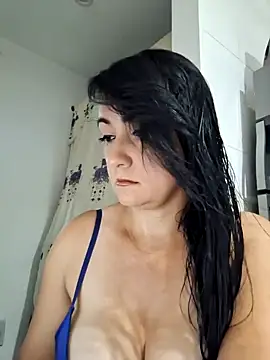 Snapshot of taalia chatting on 12/15/24, 10:26 taalia online show from 12/15/24, 10:26