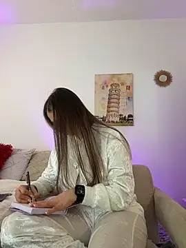 Ashleyjenner  online show from 04/18/26, 04:00