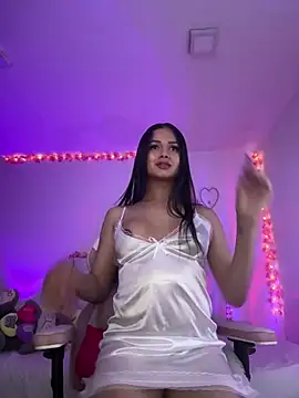 Snapshot of alee_lenoxx chatting on 07/15/26, 10:48 alee lenoxx online show from 07/15/26, 10:48