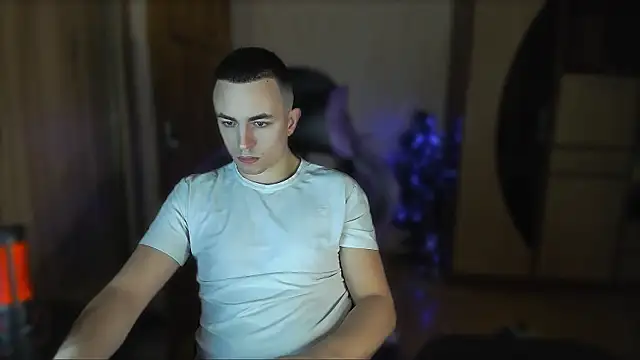 Snapshot of bigmark033 chatting on 12/03/24, 03:55 bigmark033 online show from 12/03/24, 03:55