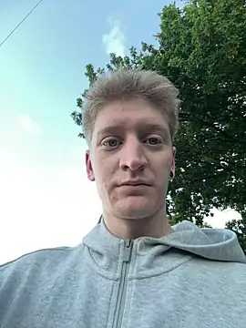 Snapshot of jerk_it_out69 chatting on 09/11/25, 05:35 jerk it out69 online show from 09/11/25, 05:35