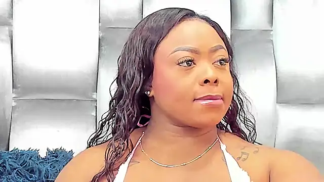 CamilaBenitez online show from 10/28/25, 12:19