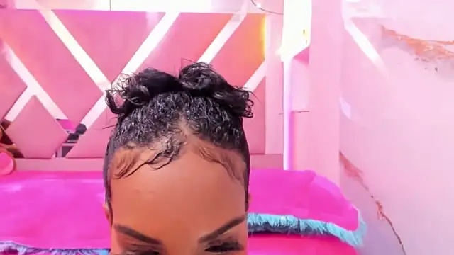 Snapshot of Scarlett-Bonnet chatting on 02/08/25, 08:09 Scarlett-Bonnet online show from 02/08/25, 08:09