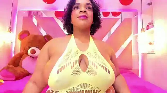 Snapshot of Scarlett-Bonnet chatting on 02/15/25, 04:03 Scarlett-Bonnet online show from 02/15/25, 04:03