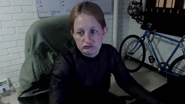 Snapshot of ViioletaMora chatting on 02/10/25, 11:13 ViioletaMora online show from 02/10/25, 11:13