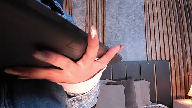 Hannah Borbon online show from 03/14/25, 05:05