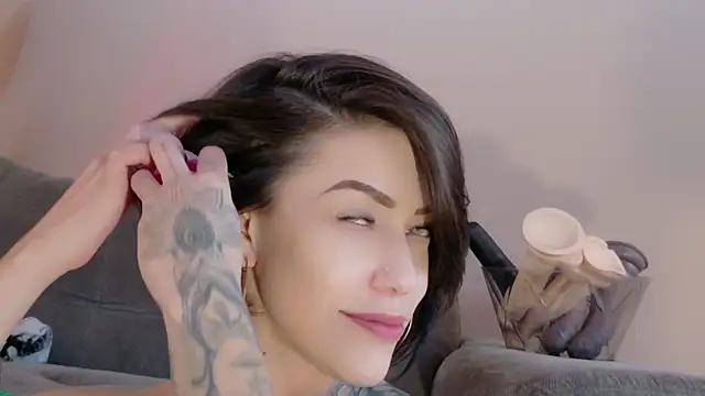 Hannah Borbon online show from 06/15/26, 10:01