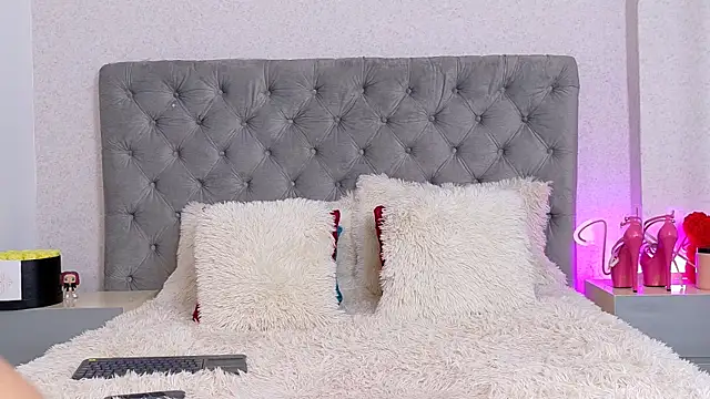 Snapshot of ValeryRossell chatting on 12/03/24, 04:06 ValeryRossell online show from 12/03/24, 04:06