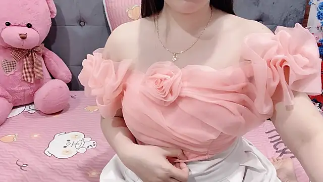 Snapshot of Funikio chatting on 04/26/26, 01:47 Funikio online show from 04/26/26, 01:47
