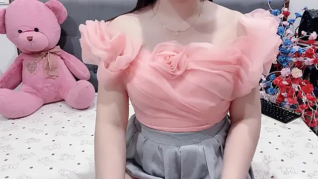 Snapshot of Funikio chatting on 05/06/26, 02:19 Funikio online show from 05/06/26, 02:19