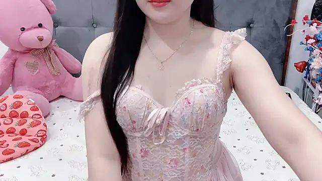 Snapshot of Funikio chatting on 05/18/26, 04:07 Funikio online show from 05/18/26, 04:07