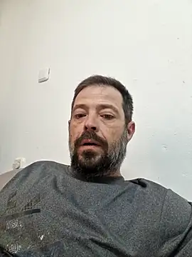 Snapshot of zefside42 chatting on 10/06/25, 08:45 zefside42 online show from 10/06/25, 08:45