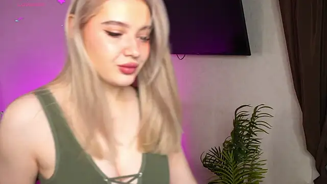 oliviabr0wn0 online show from 04/08/26, 02:11