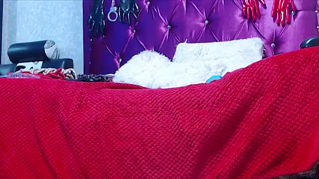 AyshaScott online show from 11/26/25, 12:39