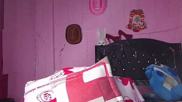 NikkiRous  online show from 03/07/25, 06:54