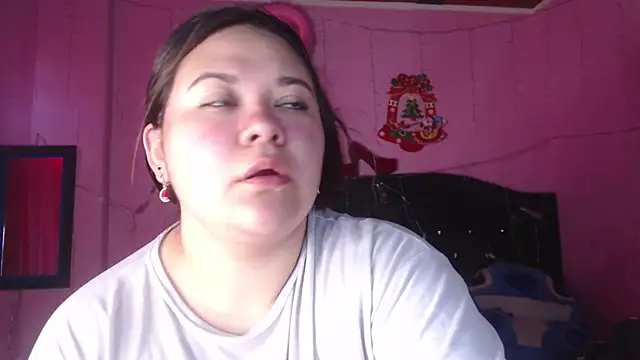 NikkiRous  online show from 09/15/25, 12:38