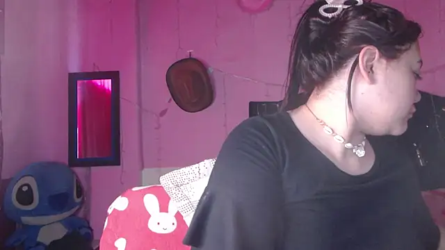 NikkiRous  online show from 11/04/25, 01:10