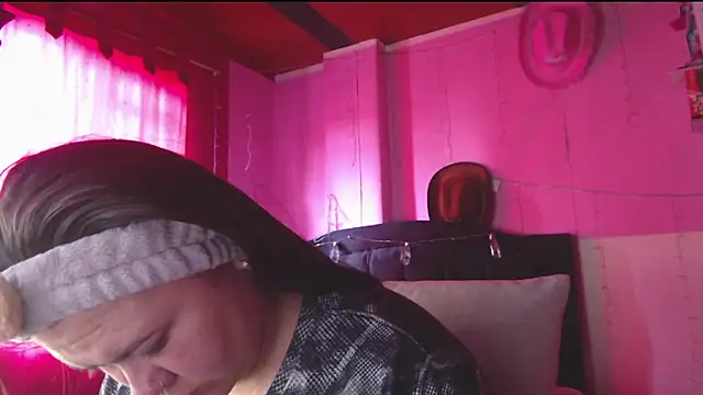 NikkiRous  online show from 04/13/26, 01:38