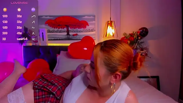 Snapshot of Dulce_charlottee chatting on 02/15/25, 05:07 Dulce charlottee online show from 02/15/25, 05:07