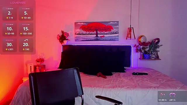 Snapshot of Dulce_charlottee chatting on 10/13/25, 07:36 Dulce charlottee online show from 10/13/25, 07:36